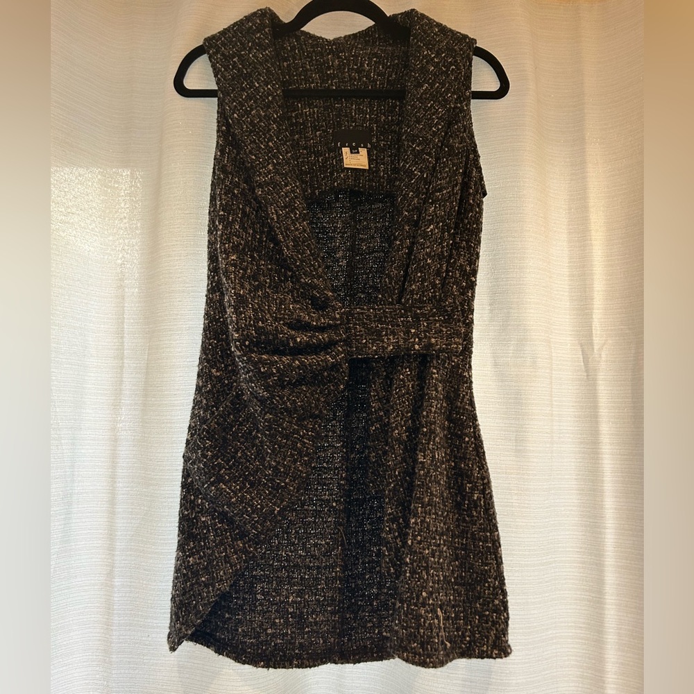 Fresh, ladies wool blend vest, Velcro closure, small